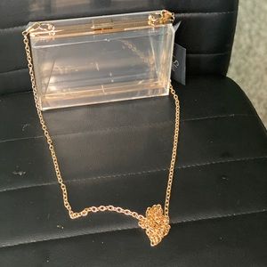 Clear clutch with chain